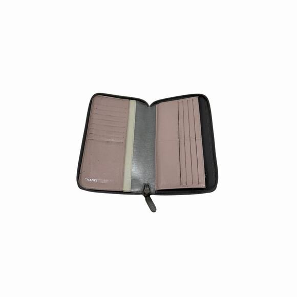 Chanel Zip-Around Wallet Silver Quilted Lambskin Leather CC Logo Accent - Picture 3 of 5